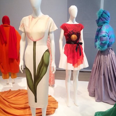 workroompodcast's profile picture. Hernease along with her friends and frequent guests Patricia and Nayland take deep dives into the Peabody Award Winning force-of-culture that is Project Runway