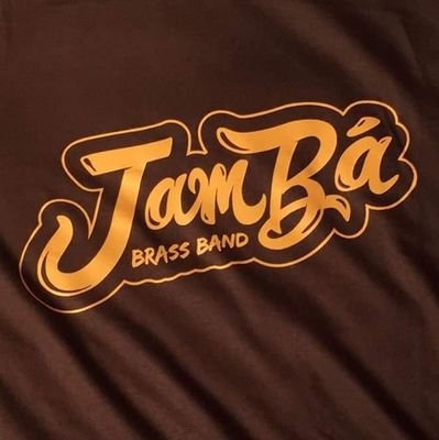 Jambá es una banda que se sirve de trompetas, saxofones, trombones, tuba y percusiones para alegrar las calles, eventos, desfiles y saraos de todo tipo