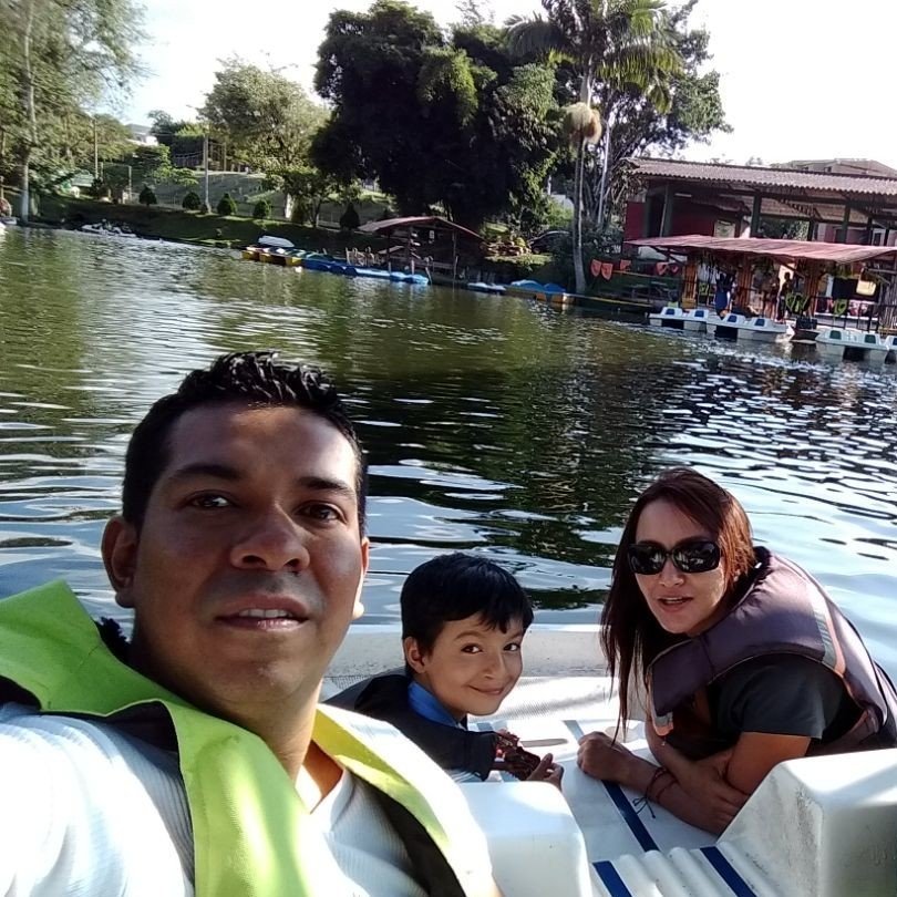 glorialimba1703's profile picture. Díos y mi familia ☝☸👪🏻⬆🍀