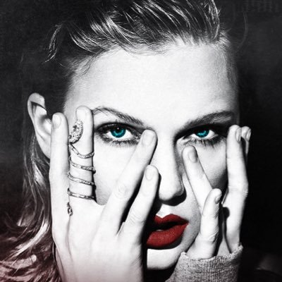 Rep Room Costumes is here to share and spread pictures of swifties costumes for the Reputation Tour🖤✨