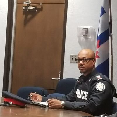 Toronto Police Service Sergeant - @CPEU_TPS - Emergency 911  / Non-Emergency 416-808-2222 or TDD 416-467-0493 This account is not monitored 24/7
