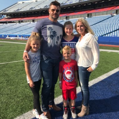 Played college football for the Huskers, and spent 10 years in the NFL (all with the Buffalo Bills). My wife Natalie and I have 2 daughters and 1 son.