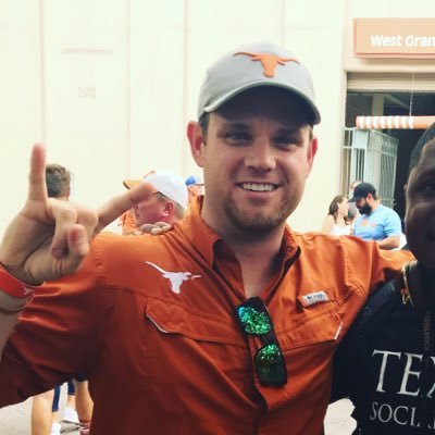 🤘🏻- Golfer, BBQ enthusiast, Fantasy sports player, Longhorn fan, and washed up college athlete.
