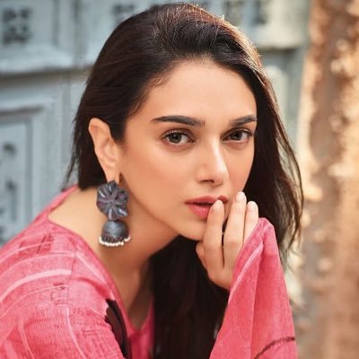 @aditiraohydari defines beauty ❤ Follow us to be updated on this angel ! Followed by Aditi.