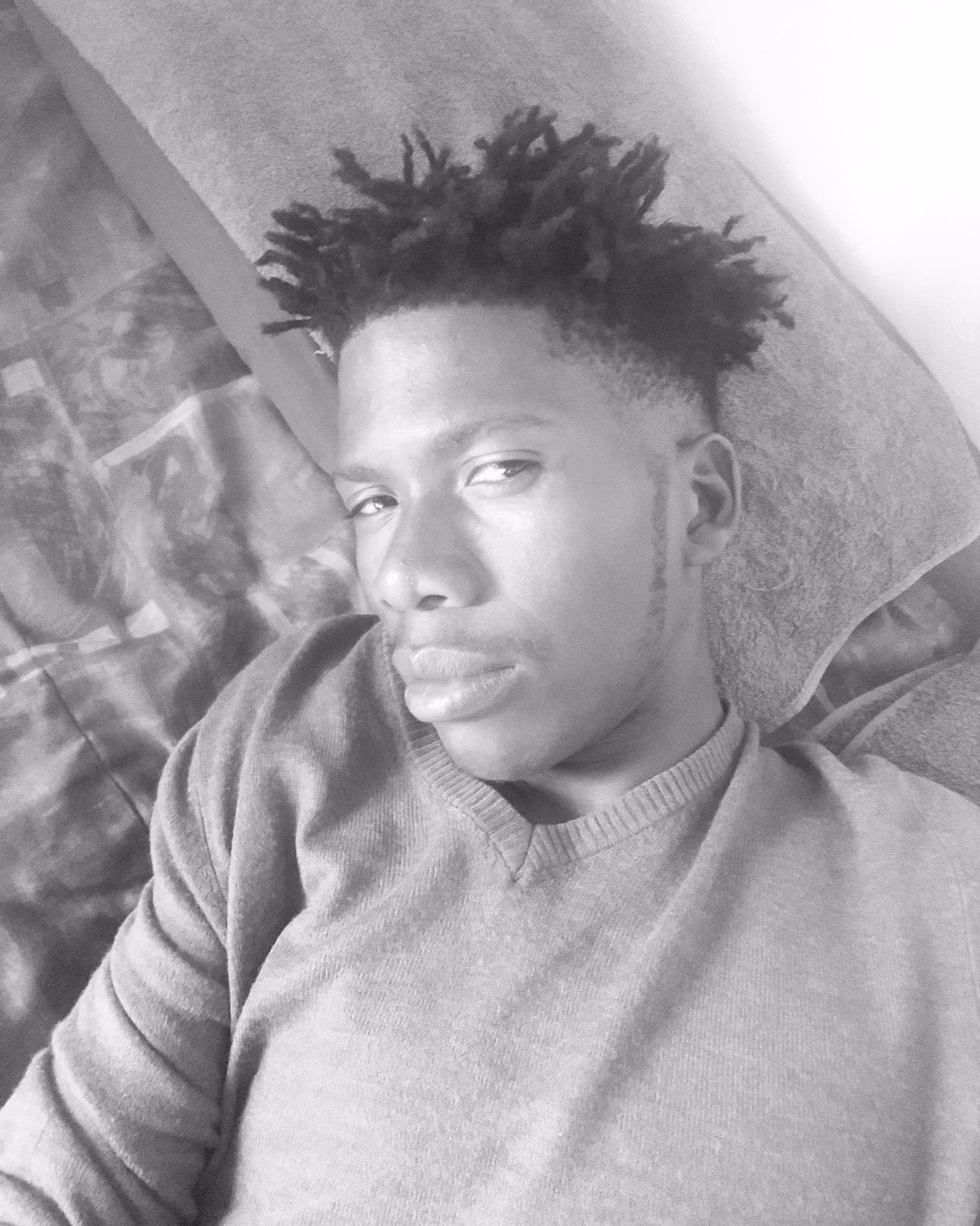 labrinth_zukile's profile picture. Ecr biggest fan .radio love》future radio personality》fashion 》model》driver》