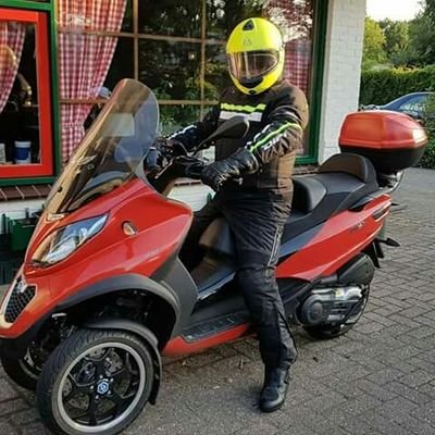 sternjoop's profile picture. e-mail sternjoop@gmail.com