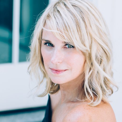 Lauren Hart's Official Twitter Page. Recording Artist, Singer Songwriter/Anthem VOICE of the Flyers/Champion of life and music all over the world
