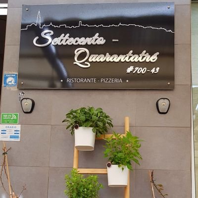 Settecento70043's profile picture. Settecento-Quarantatré #700-43
RSTORANTE• PIZZERIA •LOUNGE BAR SERVIZIO A DOMICILIO 0809142285
