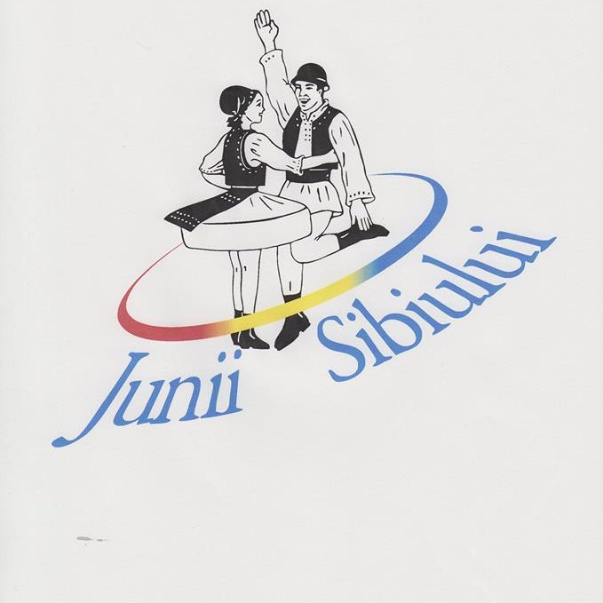 45000 spectacole, 600 turnee, 160 premii internaționale/ naţionale, 3600 dansatori– aceste cifre conturează activitatea de 74 de ani a Junilor Sibiului.