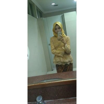 18dhapna's profile picture. 