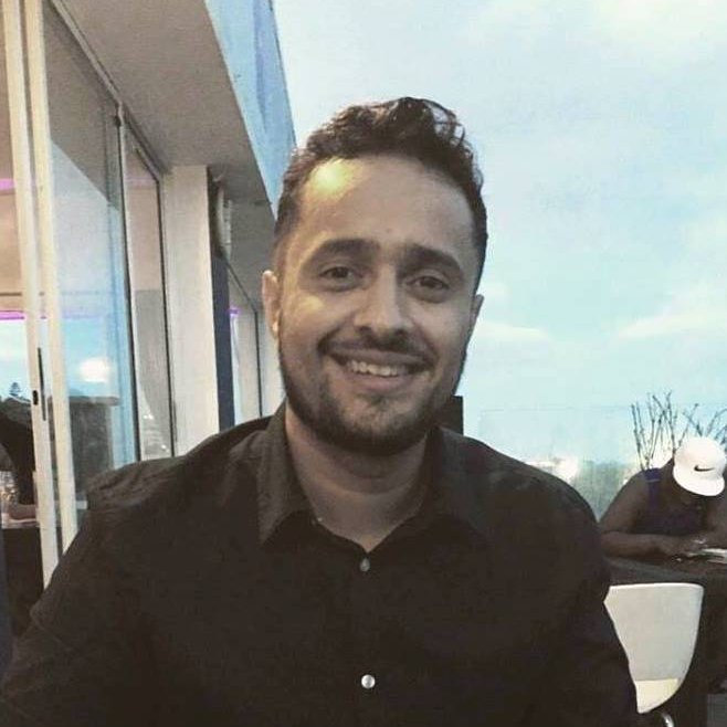 Comunicador de natureza, acredito na comunicação como ferramenta indispensável para o crescimento pessoal e das organizações.