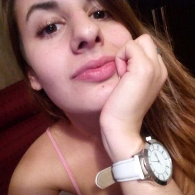 Camipeyran17's profile picture. Estudiante.🙋
-Facultad de Arquitectura, Diseño y Urbanismo, Udelar.📐📏📝
-Tec. en Diseño Gráfico🌸

♋