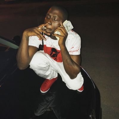 Broward County, FL🌴 26zombi💤
#LBMNRB #NoReason2BBroke #LivByMorals 🤞fam 18aq$treęt #5519🤘#Zoelife1804
OzRemi Live #RLP📹
IG: ozremy_
sc: remylive_305