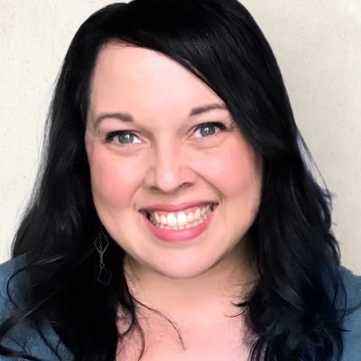 Social media coach/trainer for authors | cozy mystery & romance author |♥️ Scotland | #pubarch | she/her 🏳️🌈