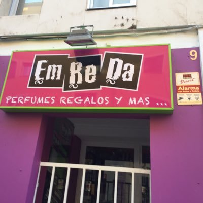 EmReDa, perfumes y complementos. Bodas eventos y mas
personaliza tus ideas aqui en EmReDa