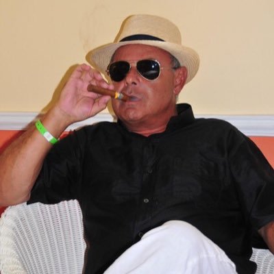 Défenseur de nos libertés de Patriotes Français. N’accepte aucune Dictature ni de se voir imposer quoi que ce soit en matière de mode vie et de religion.