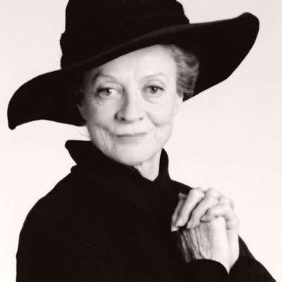 ProfaMcgonagalI's profile picture. {fan account} Professora de transfiguração e vice-diretora de Hogwarts  • Grifinoria ❤️• animago 🐱