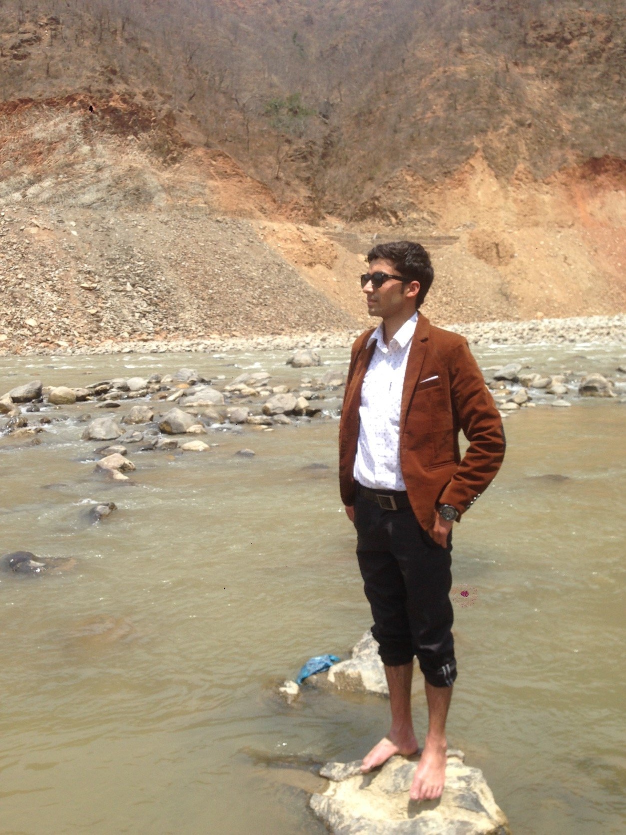 e1ZqYzNw7hfL4oo's profile picture. simpal man