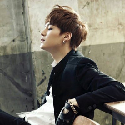 KURESORU1's profile picture. SUGAよりのallペン♡一応JKしてます！！たくさん絡みましょ♡片思いちょくちょくリムります💦💦カトク交換良きな人DMカモンщ(ﾟДﾟщ) 生き別れの妹→@aMIKA50541326 お兄ちゃん→@ujung_4_8wan 爆笑すぎる運命のリアチン→@btsvloveyutsuki