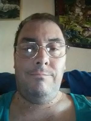 Single and a dad of a adult daughter. I love 80's and heavy metal music and the Denver Broncos!