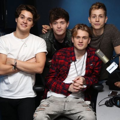 I love THE VAMPS! 2 days until I see them!