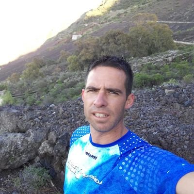 Trabajador Social. Entrenador Nacional de Fútbol. Profesor Nacional de Tenis (RPT). Tenerife. España