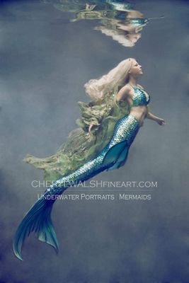 Underwater fine art portrait photographer based in Southern California 🧜‍♀️🧚‍♀️