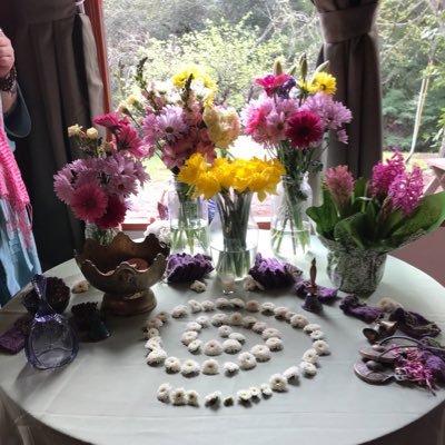 Open, eclectic, drop-in coven providing community rituals in the San Francisco Bay area.