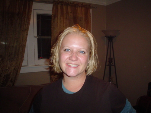 Ande98's profile picture. Just a small town girl, living in a lonely world.