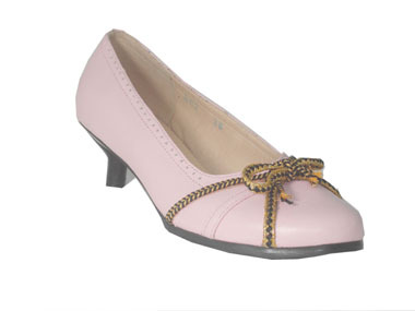 ladiesshoes's profile picture. The only thing I love more than shoes is a good shoe sale!