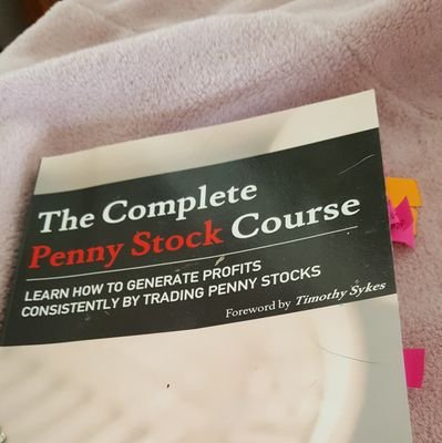 @Profit.ly darlingnana1 @timothysykes new millionaire student 03/23/2018
#stockstotrade #stt
new stock trading student! New start~new career $ new me