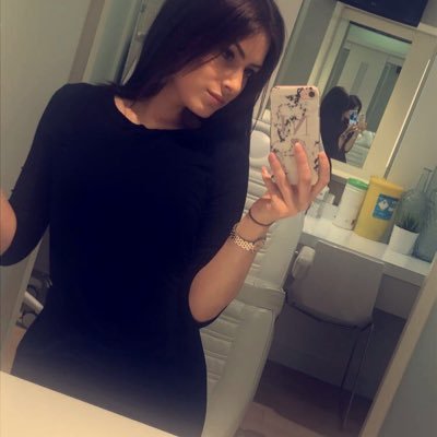 Nikellejones's profile picture. 