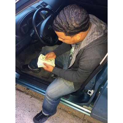 making power moves for the better , my future depends on it 💰🏃🏻♂️