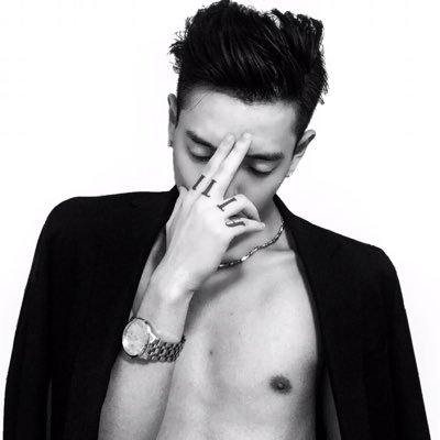 From China Rapper/Singer/DJ/BBOY/Producer/Model Kim (KIDD ICE) J.E.V oh CREW music label factory! Born in June 1995, 28!