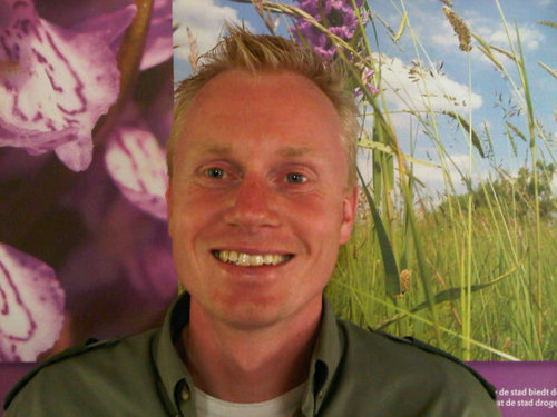 Boswachter namens alle leden van Natuurmonumenten. Van het Noordlaarderbos tot het Hoge land van Groningen.Vader van Lente, Merel en een passie voor bergen.