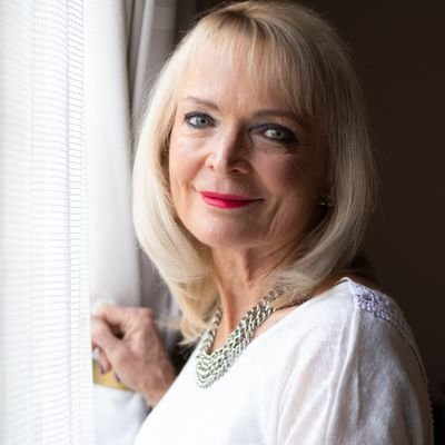 TMarietta's profile picture. Well known South African Psychic and Medium from the famous show DIE ANDER KANT. Ultimate Transformation first book.published June 2012 ,