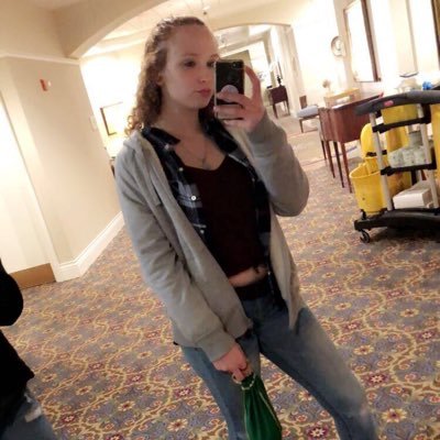 taylorc43935415's profile picture. Be happy & smile. 🤪. LGBT 🏳️‍🌈. ‘18 🎓