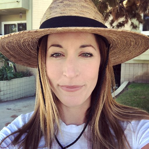 Experienced builder and marketer. Passionate about all things SaaS, tech, and real-time data. When not talking tech, I love hiking, triathlons, fashion & dogs.