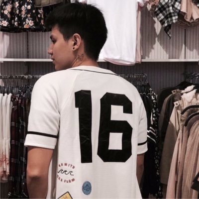 #OfficialPosadasFamily l Twitter Fan Based l ASIONG l BABE l Oelejim Louis Concepcion Posadas ♥ :* 

Followed by @owyposadas 11/12/12 ♥ Babe i love you =)