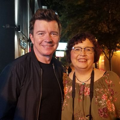 A Face of Hope. 35 year OvarianCancer survivor. Music is my life. #Elton #MelissaManchester #Toto #RickAstley #JohnWaite #CurtisStigers My heroes.