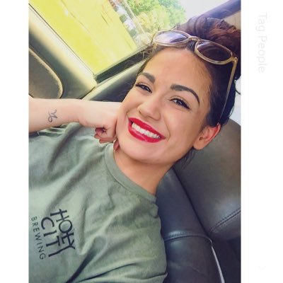 • amor vincit omnia • { boricua } - capricorn - \\