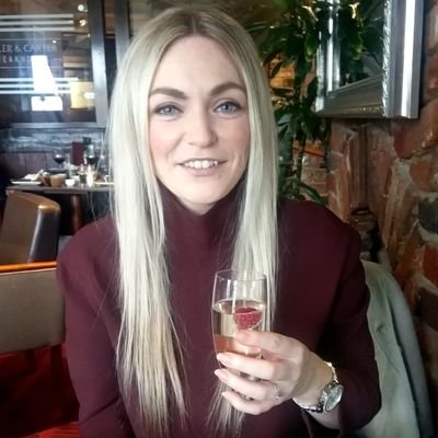 TopStyleAdvice's profile picture. An Irish girl living in Leeds, Account Manager working in Digital Marketing, enjoys Shopping, Fashion and Beauty blogging