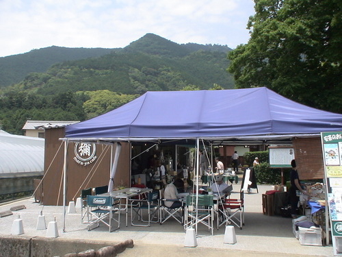 連邦制/小さな州政府+社会起業家群/資本主義とｺﾐｭﾆｽﾞﾑ/二重通貨/伝統文化山間部再生/ﾊｲｴｸ/民族主義世界連帯EPA/戦略的最小原発論/反ｸﾞﾛｰﾊﾞﾘｽﾞﾑ/武装中立/防衛兼防災ｶﾞﾝﾀﾞﾑ/人道的核融合