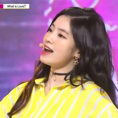 HELLO( ´ ▽ ` )ノ 特にTWICEのサナさんチェヨンさんダヒョンさん好きです♡ でも全員好きです♡全員可愛い❤EｰGirlsも好き！特に鷲尾ちゃん！YouTuberとか色んなやつ載せていきます♡