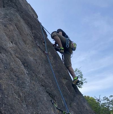 hyogo JAPAN
山が大好きな高校生。
フリークライミング中心で、アルパインクライミング、縦走、一般登山もやってます。
Kobe Alpain Clab