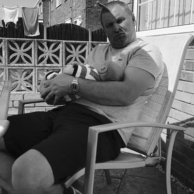 string2023's profile picture. right back