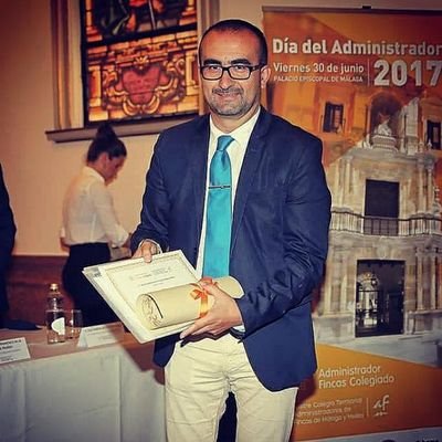 AlbertoVigias's profile picture. Veleño de pura cepa, Cofrade Vigía hasta la médula y Rociero. 
Administrador de Fincas.