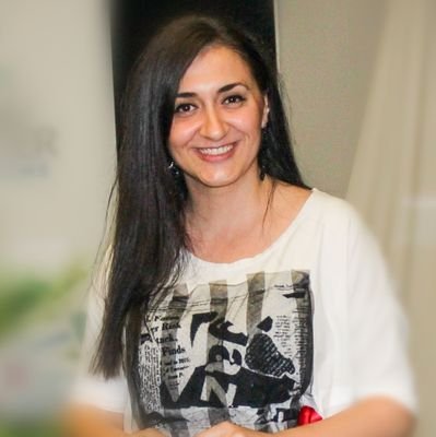 Позитивна, отворена за нови приятелства, запознанства и емоции.Също така моята лична ежедневна грижа, за моето здраве и красота го превърнах в собствен бизнес.