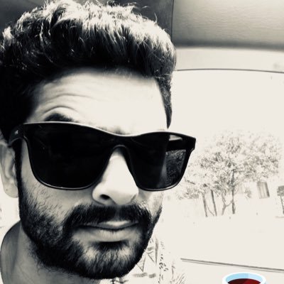 chainsmoker_mia's profile picture. lazyass..... will comment on u sarcastically..... want to go places b4 I die.....