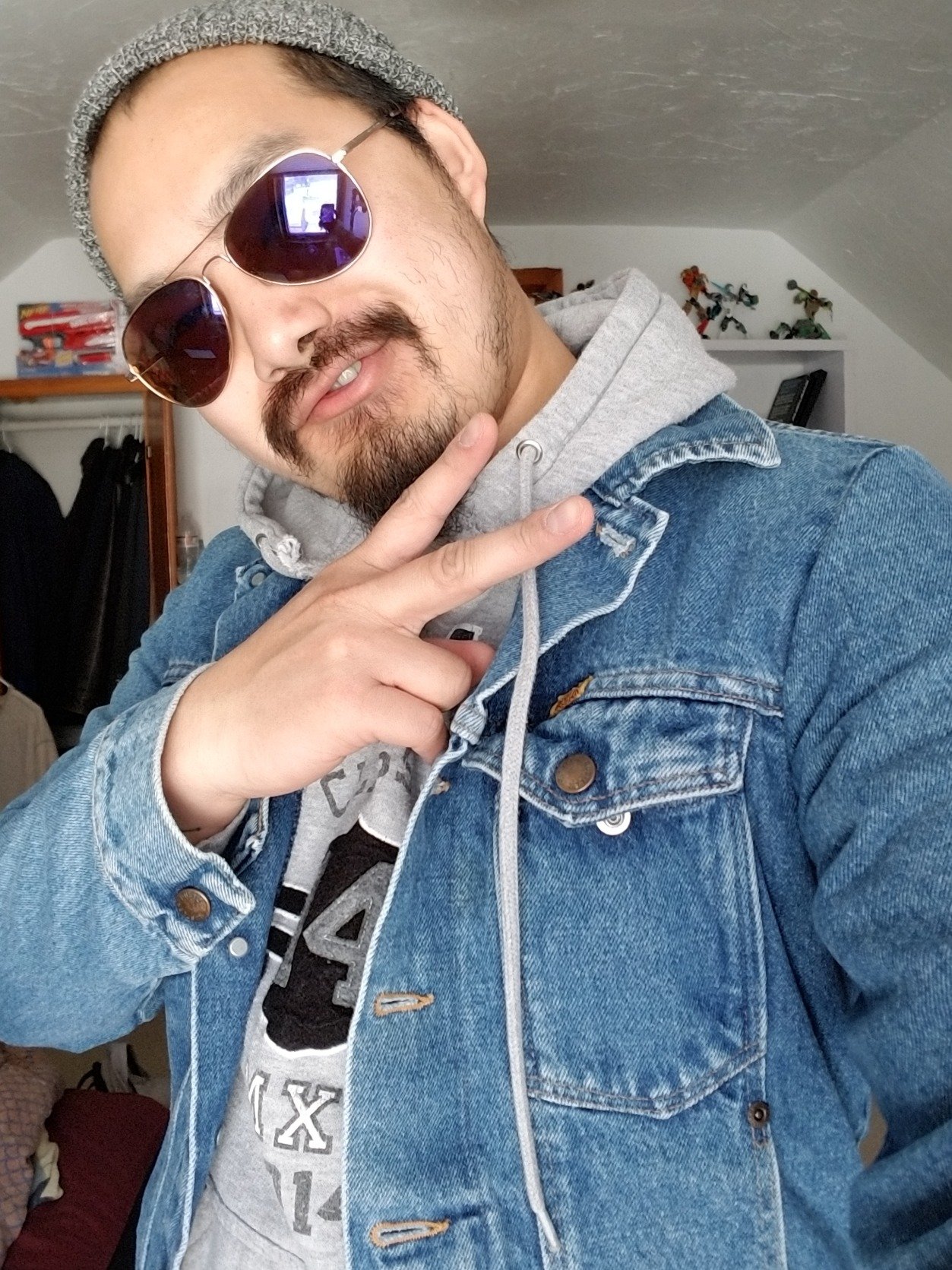 clsan96's profile picture. Down to Friend